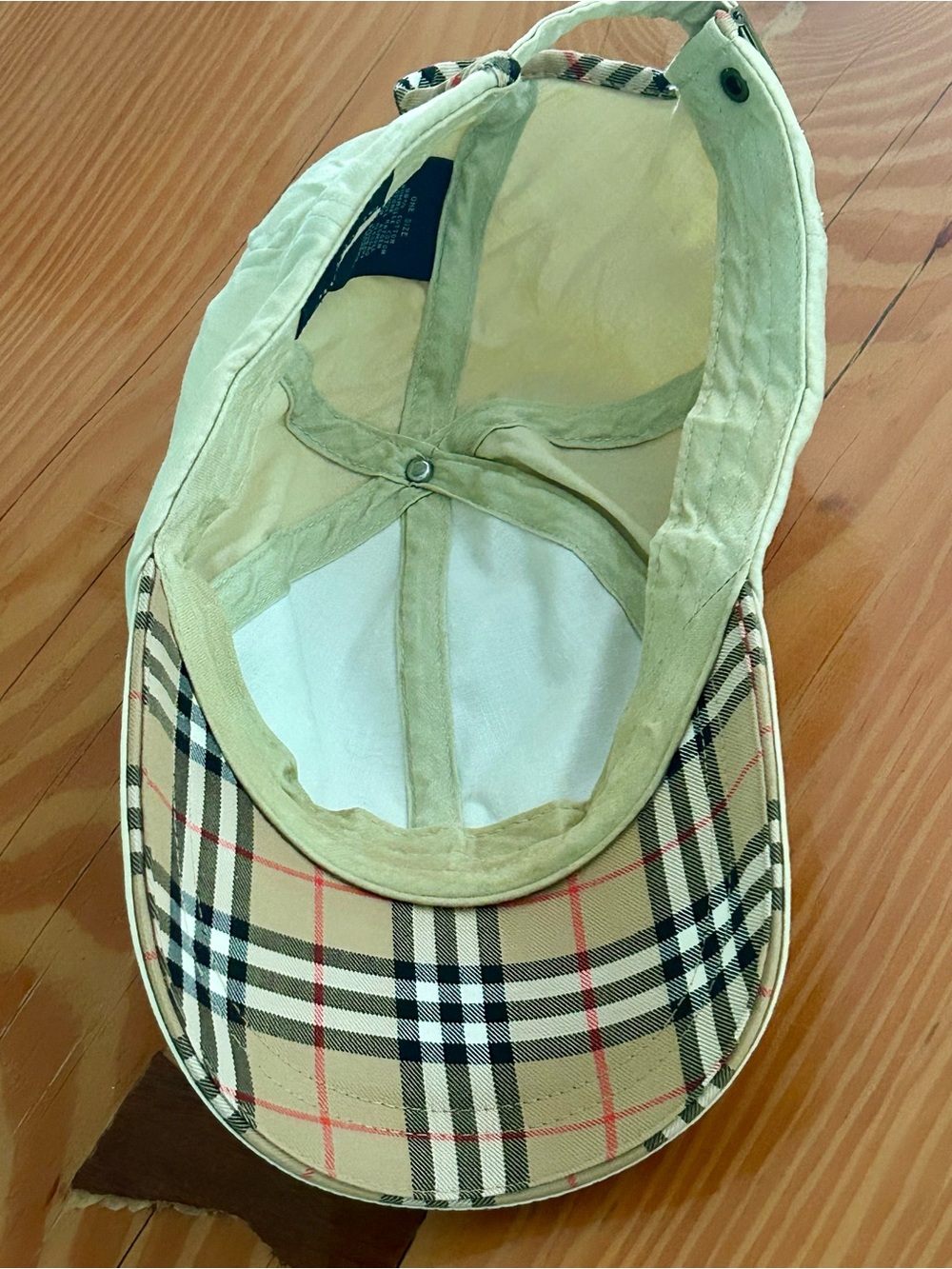 Burberry Golf Cream Baseball Cap - Picture 2 of 6